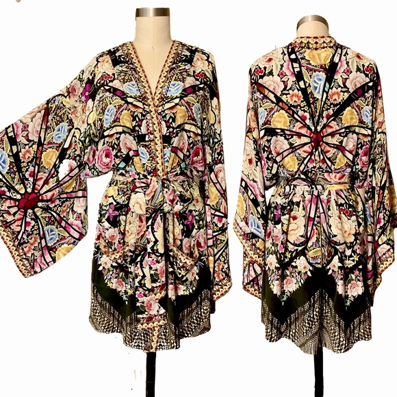 Camilla Crystal Embellished Silk Flamenco Sweep Short Kimono - Picture 4 of 5